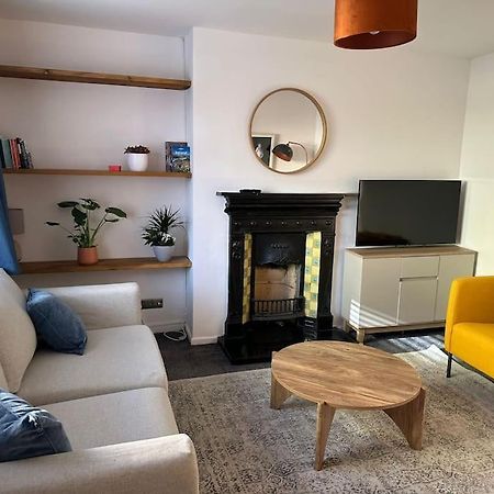 Revamped Holywood Town Centre House Apartman Kültér fotó