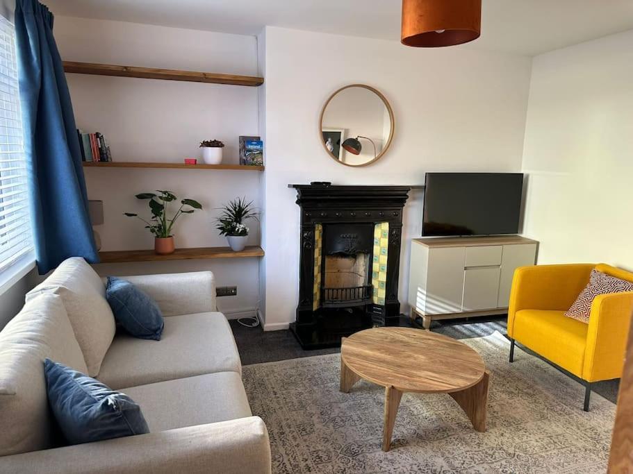 Revamped Holywood Town Centre House Apartman Kültér fotó