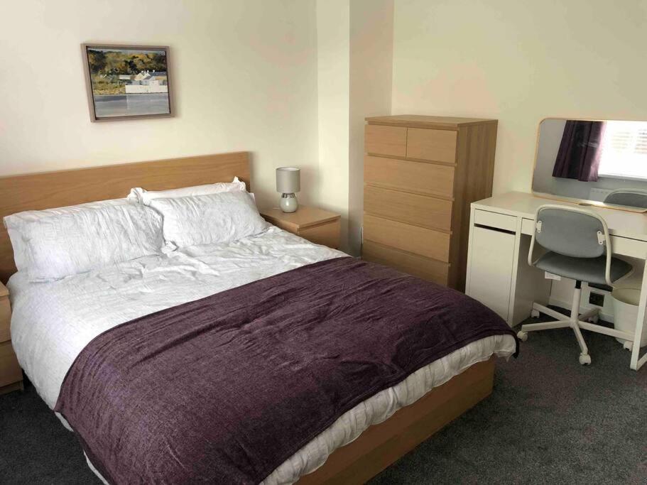 Revamped Holywood Town Centre House Apartman Kültér fotó