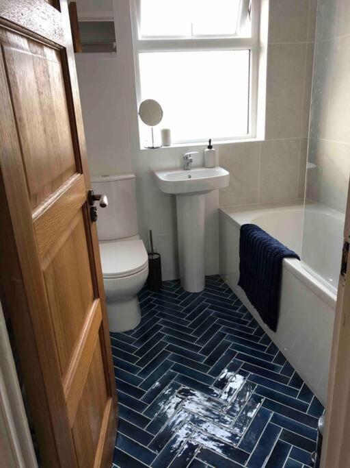 Revamped Holywood Town Centre House Apartman Kültér fotó