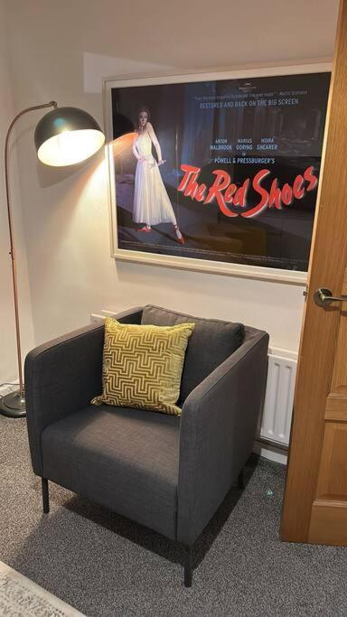 Revamped Holywood Town Centre House Apartman Kültér fotó