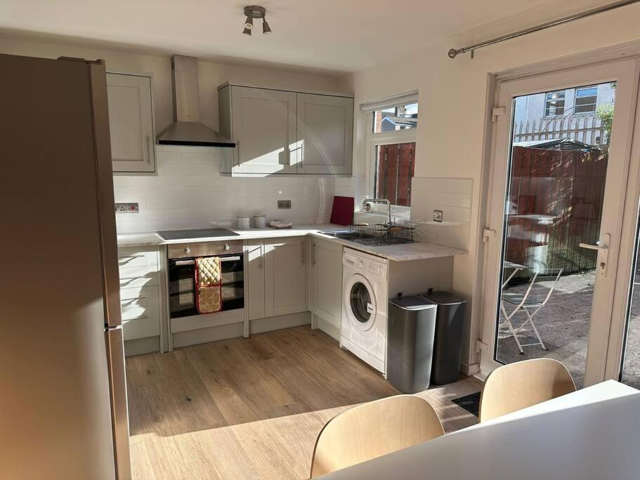 Revamped Holywood Town Centre House Apartman Kültér fotó