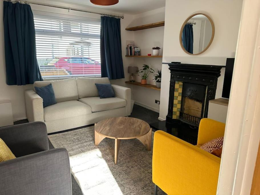 Revamped Holywood Town Centre House Apartman Kültér fotó